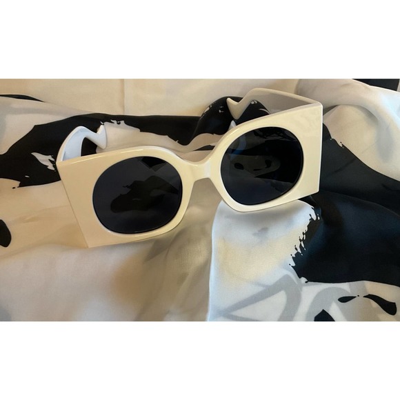 Square oversized frame sunglasses - Picture 3 of 10